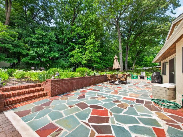 32 Turner Road, Pearl River, NY 10965