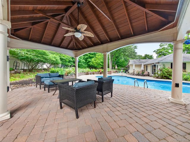 32 Turner Road, Pearl River, NY 10965