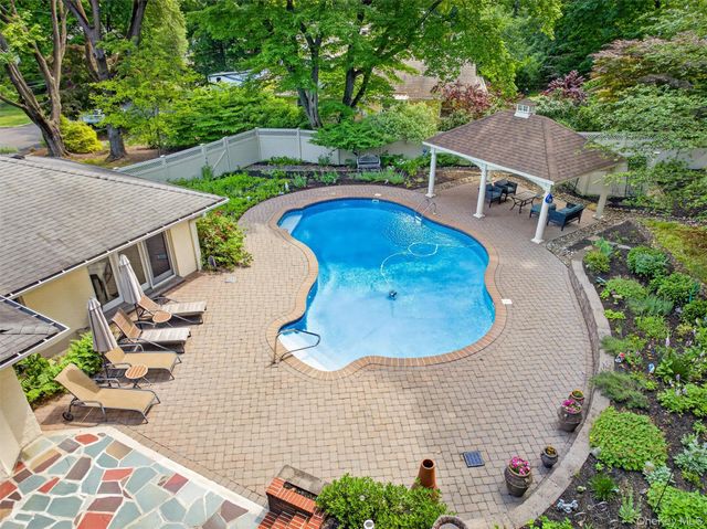 32 Turner Road, Pearl River, NY 10965