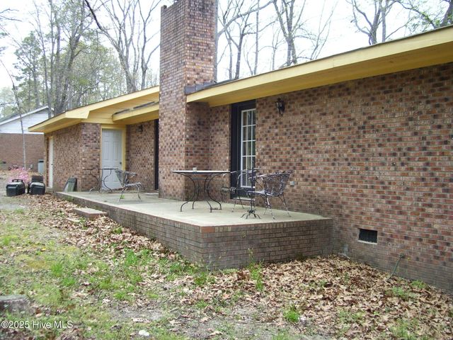 211 Tartan Trail, Southern Pines, NC 28387