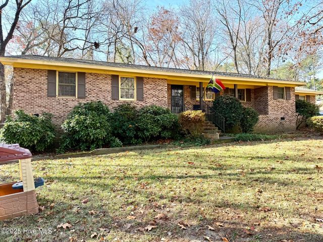 211 Tartan Trail, Southern Pines, NC 28387