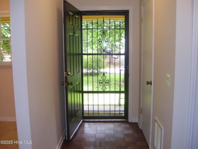 211 Tartan Trail, Southern Pines, NC 28387