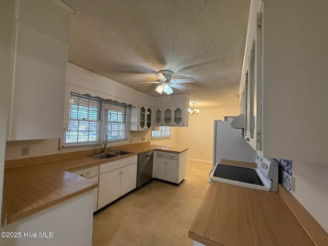 211 Tartan Trail, Southern Pines, NC 28387