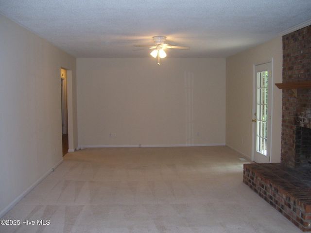 211 Tartan Trail, Southern Pines, NC 28387