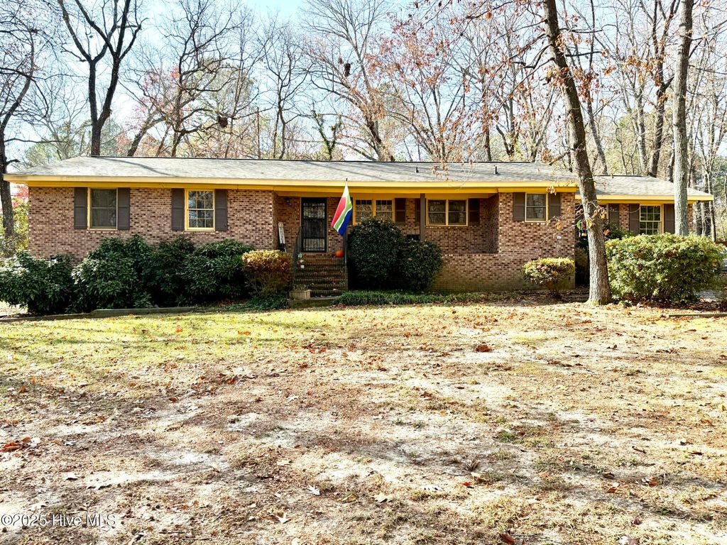 211 Tartan Trail, Southern Pines, NC 28387