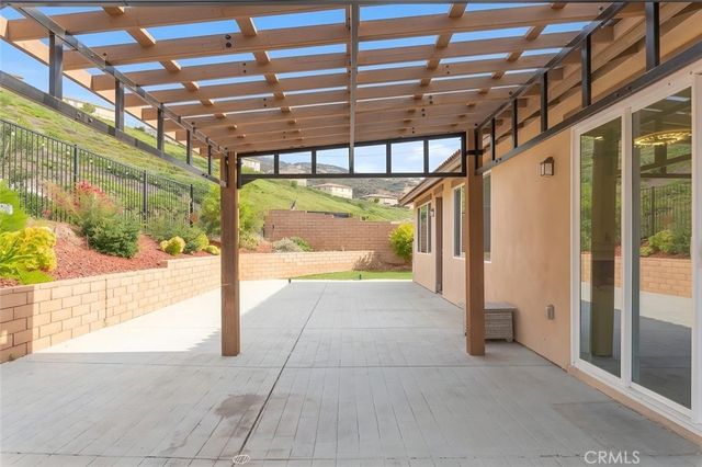 2690 Santa Fiora Drive, Corona, CA 92882