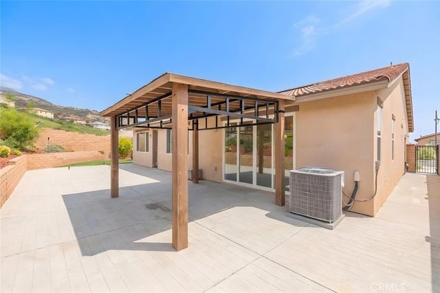 2690 Santa Fiora Drive, Corona, CA 92882