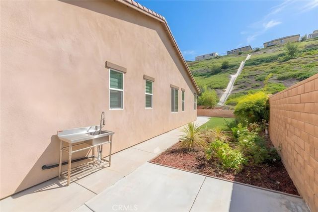 2690 Santa Fiora Drive, Corona, CA 92882