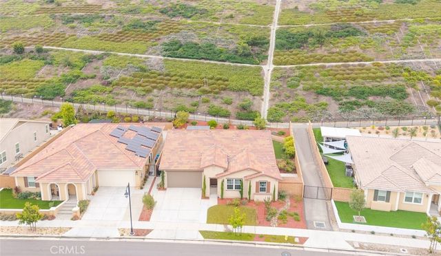2690 Santa Fiora Drive, Corona, CA 92882