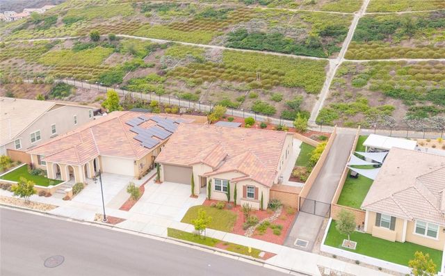 2690 Santa Fiora Drive, Corona, CA 92882
