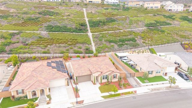 2690 Santa Fiora Drive, Corona, CA 92882