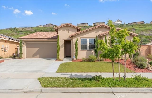 2690 Santa Fiora Drive, Corona, CA 92882