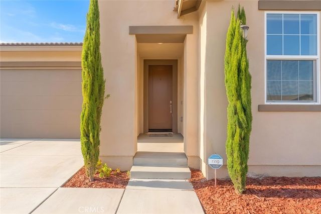 2690 Santa Fiora Drive, Corona, CA 92882