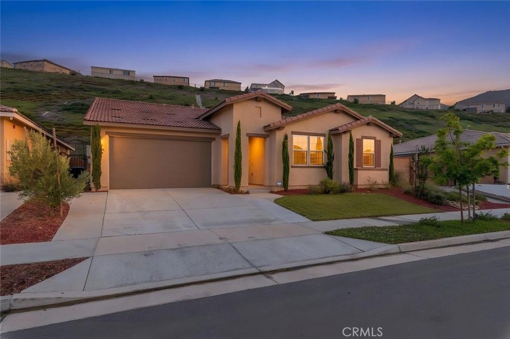 2690 Santa Fiora Drive, Corona, CA 92882