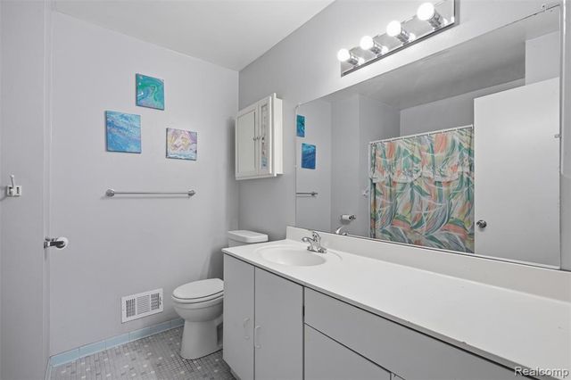 14385 Pere Street, Livonia, MI 48154
