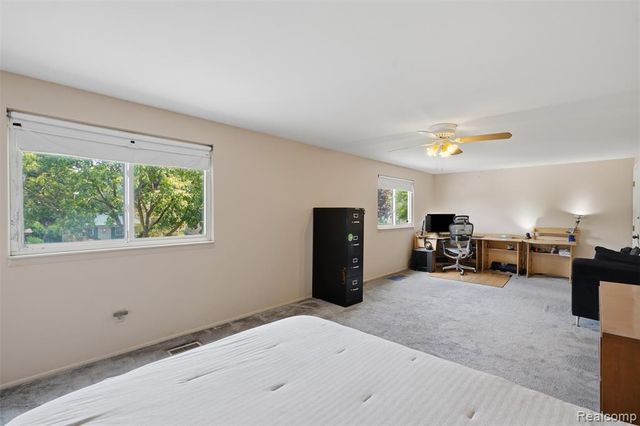 14385 Pere Street, Livonia, MI 48154