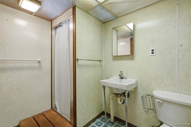 14385 Pere Street, Livonia, MI 48154