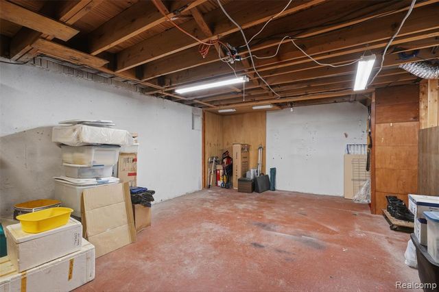 14385 Pere Street, Livonia, MI 48154