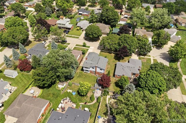 14385 Pere Street, Livonia, MI 48154