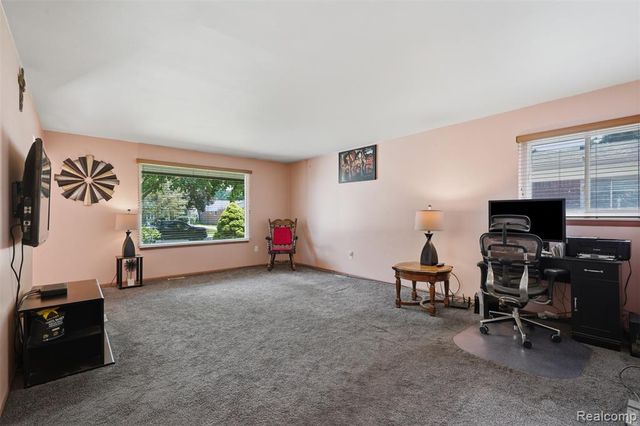 14385 Pere Street, Livonia, MI 48154