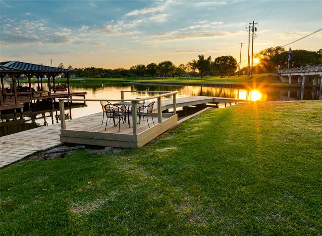 100 Clearview Drive, Bullard, TX 75757