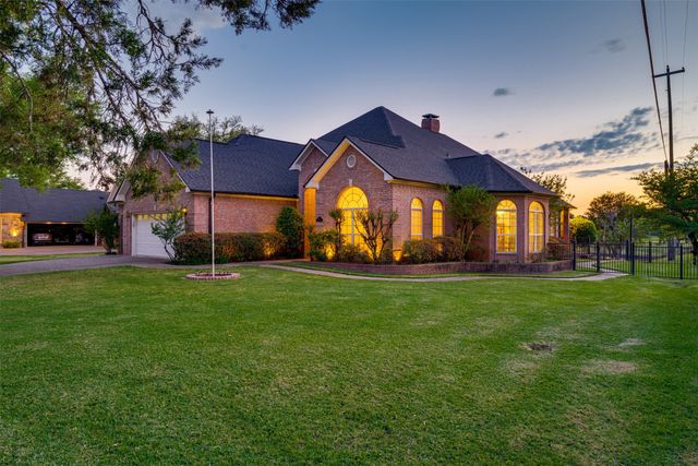 100 Clearview Drive, Bullard, TX 75757