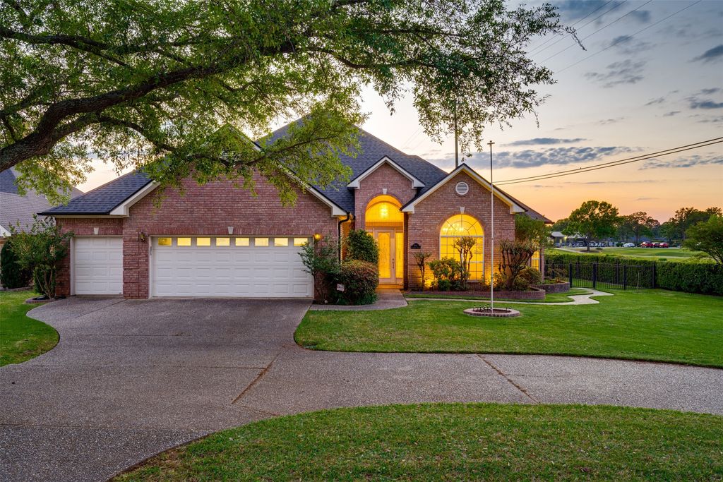 100 Clearview Drive, Bullard, TX 75757