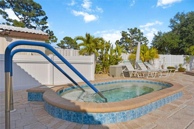 38 PEBBLE ROCK DRIVE, Venice, FL 34293