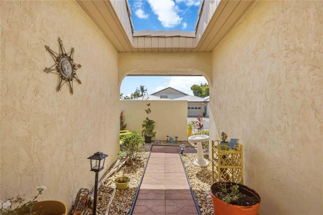 38 PEBBLE ROCK DRIVE, Venice, FL 34293