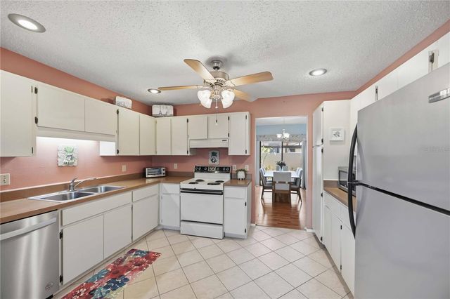 38 PEBBLE ROCK DRIVE, Venice, FL 34293