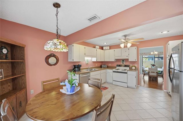 38 PEBBLE ROCK DRIVE, Venice, FL 34293