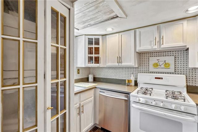 284 Lakemoore Drive NE B, Atlanta, GA 30342