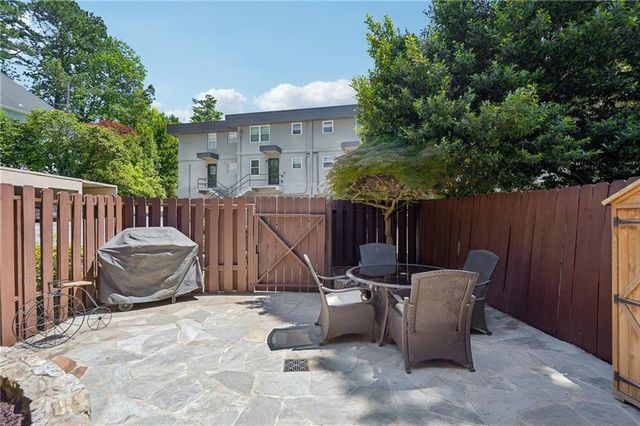 284 Lakemoore Drive NE B, Atlanta, GA 30342