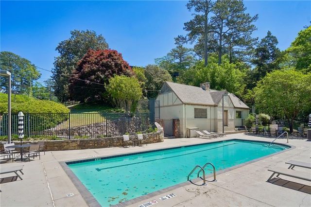 284 Lakemoore Drive NE B, Atlanta, GA 30342