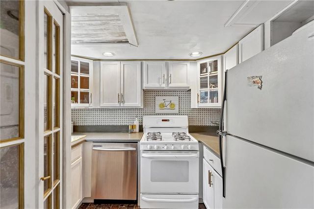 284 Lakemoore Drive NE B, Atlanta, GA 30342