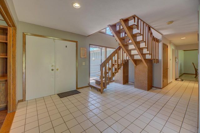 2804 Dartmouth Drive, Janesville, WI 53548