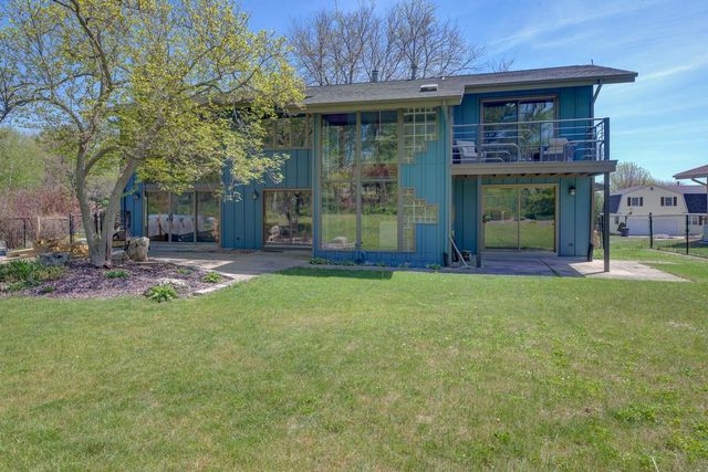 2804 Dartmouth Drive, Janesville, WI 53548