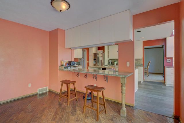 2804 Dartmouth Drive, Janesville, WI 53548