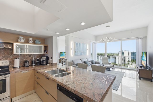 3020 NE 32nd Avenue Ph1, Fort Lauderdale, FL 33308