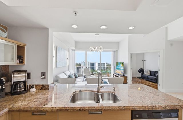 3020 NE 32nd Avenue Ph1, Fort Lauderdale, FL 33308