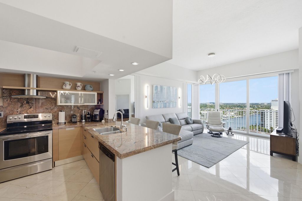 3020 NE 32nd Avenue Ph1, Fort Lauderdale, FL 33308