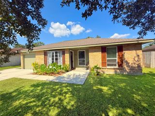 307 Bellmar Lane, Friendswood, TX 77546