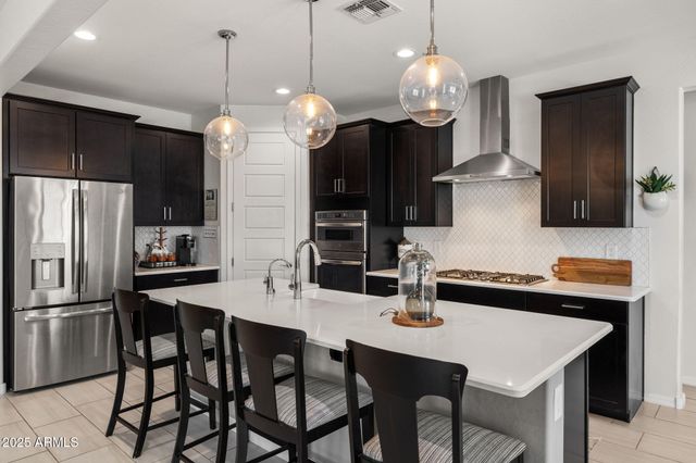 16118 W DESERT HILLS Drive, Surprise, AZ 85379