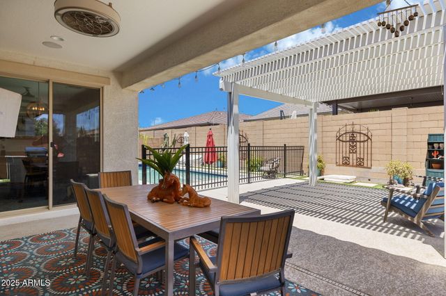 16118 W DESERT HILLS Drive, Surprise, AZ 85379