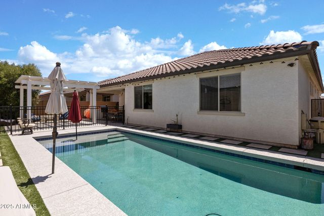 16118 W DESERT HILLS Drive, Surprise, AZ 85379