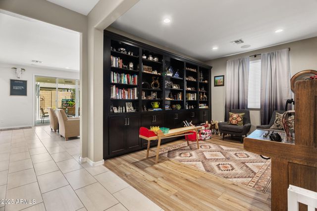 16118 W DESERT HILLS Drive, Surprise, AZ 85379