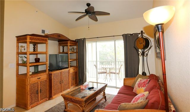 4610 Saint Croix LN 1034, Naples, FL 34109