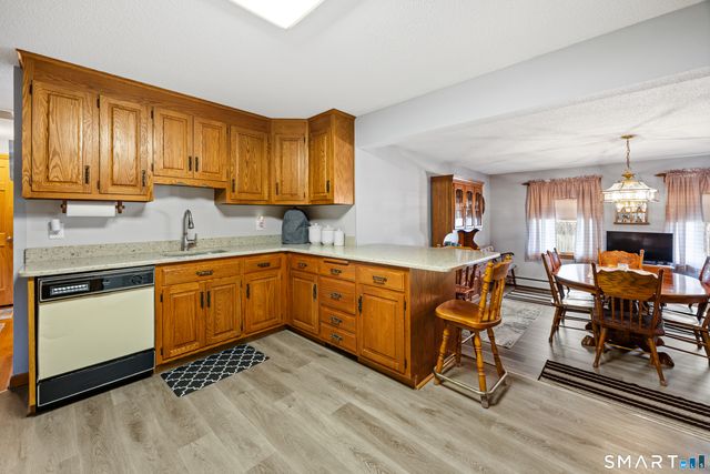 4 Johanna Circle, Southington, CT 06489