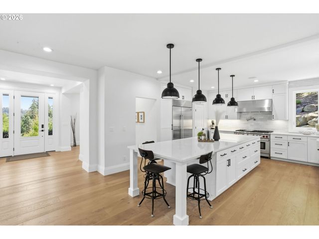18165 Sw SIENA Dr, Lake Oswego, OR 97034