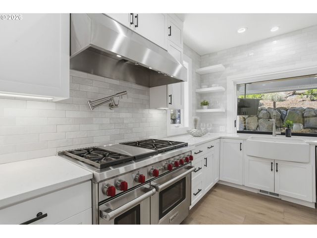 18165 Sw SIENA Dr, Lake Oswego, OR 97034